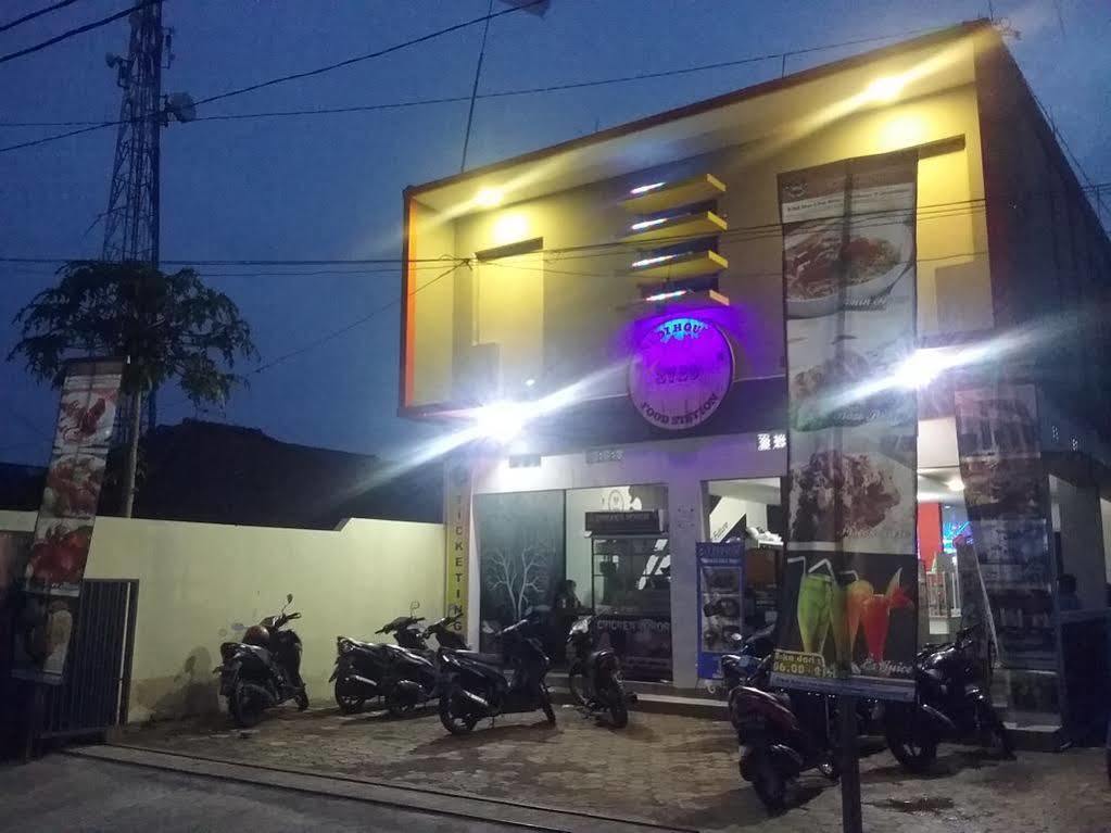 Budi House & Food Station Bandung Ngoại thất bức ảnh